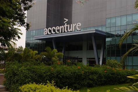 Accenture opens the doors to its latest innovation hub in Shenzhen.